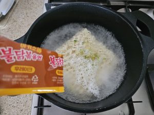 불닭볶음면-이미지